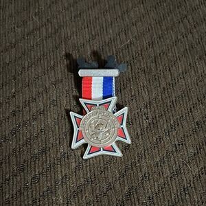 Event Credential Medal - Cast Member is a Limited Edition (LE) 50 pin